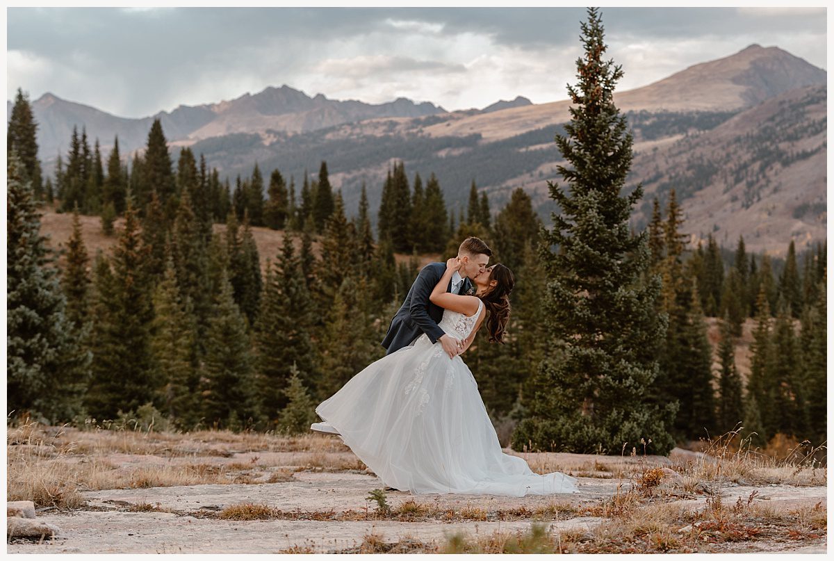 eloping couple kissing, Should I elope, How do I elope, Is eloping right for me, colorado elopement, elopement, colorado elopement photographer, colorado elopement photography,